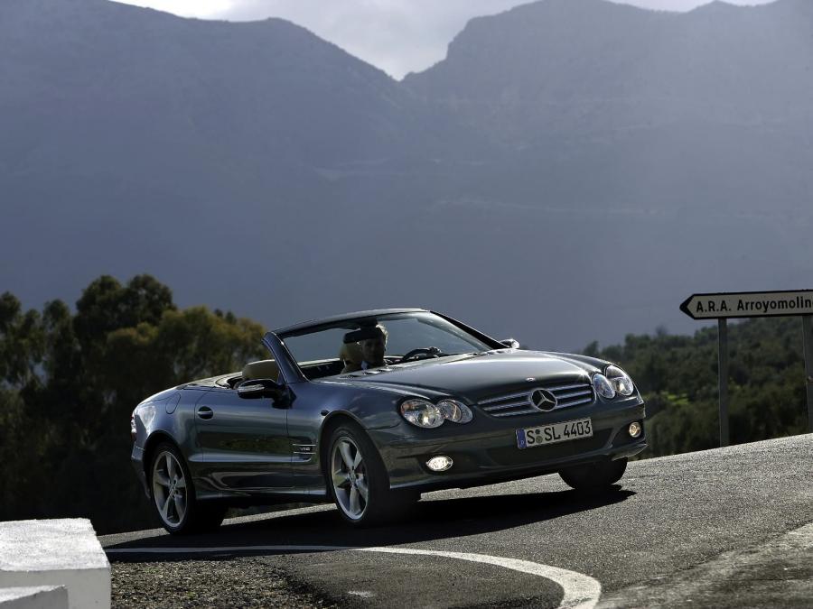  Mercedes-Benz SL600 2006 года  (фото 1 из 24)